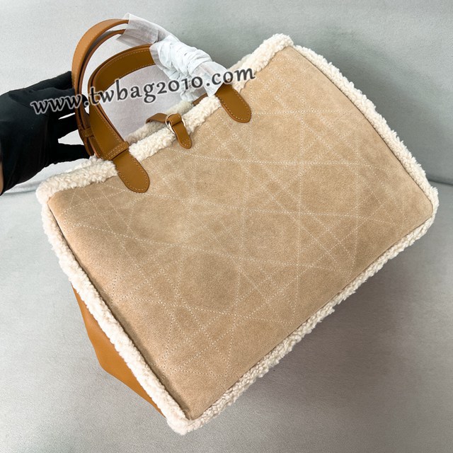 Dior专柜新款迪奥顶级原单Toujours系列大号M2820麂皮毛绒托特手提包 djfk1188